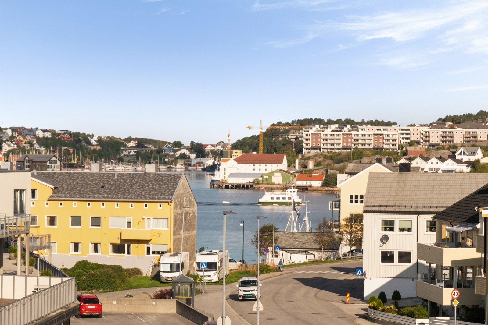 Nordover ser man mot Kranaskjæret, Goma og Nordsundet. Galleribilde