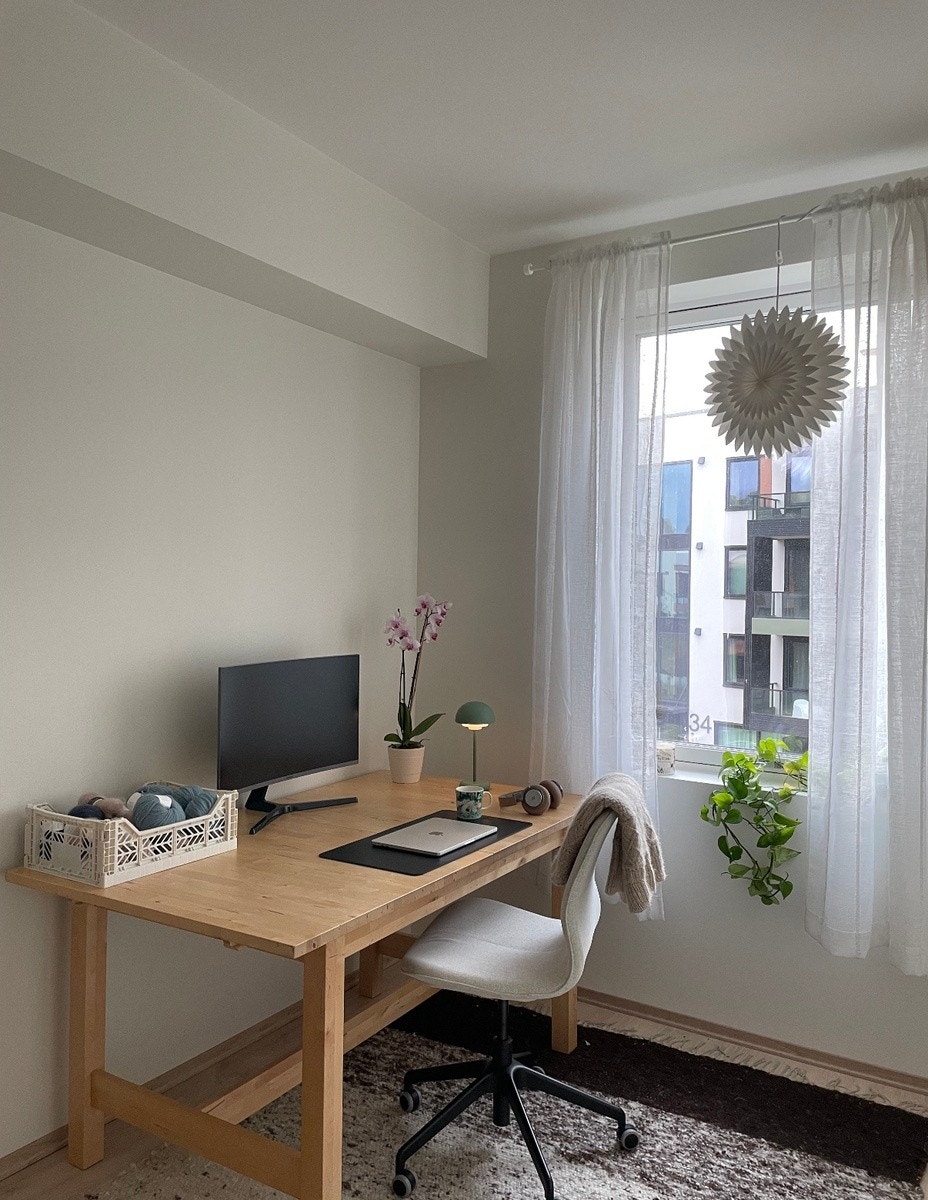 Soverom 2, innredet som kontor Galleribilde