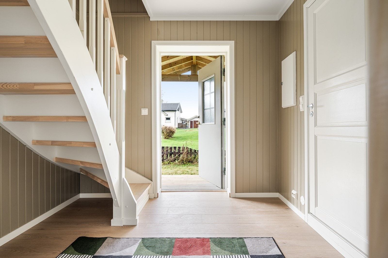 Velkomen inn i en fin gang. Galleribilde