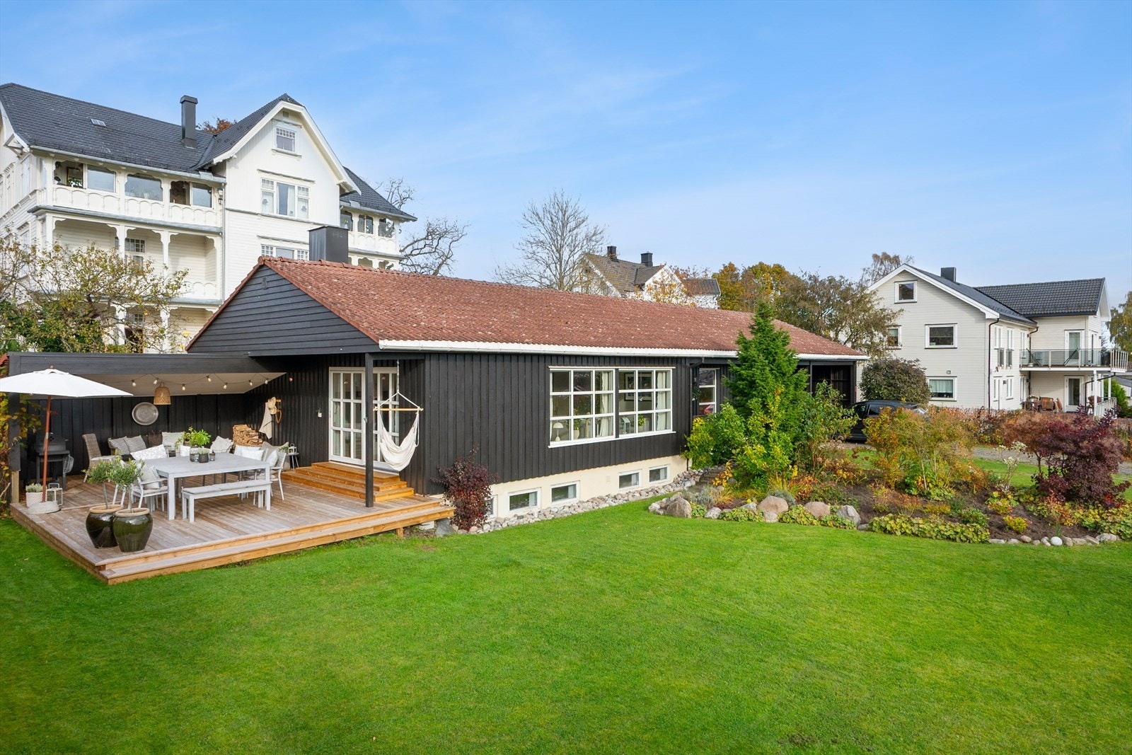 Hele huset ble malt utvendig i 2024 Galleribilde