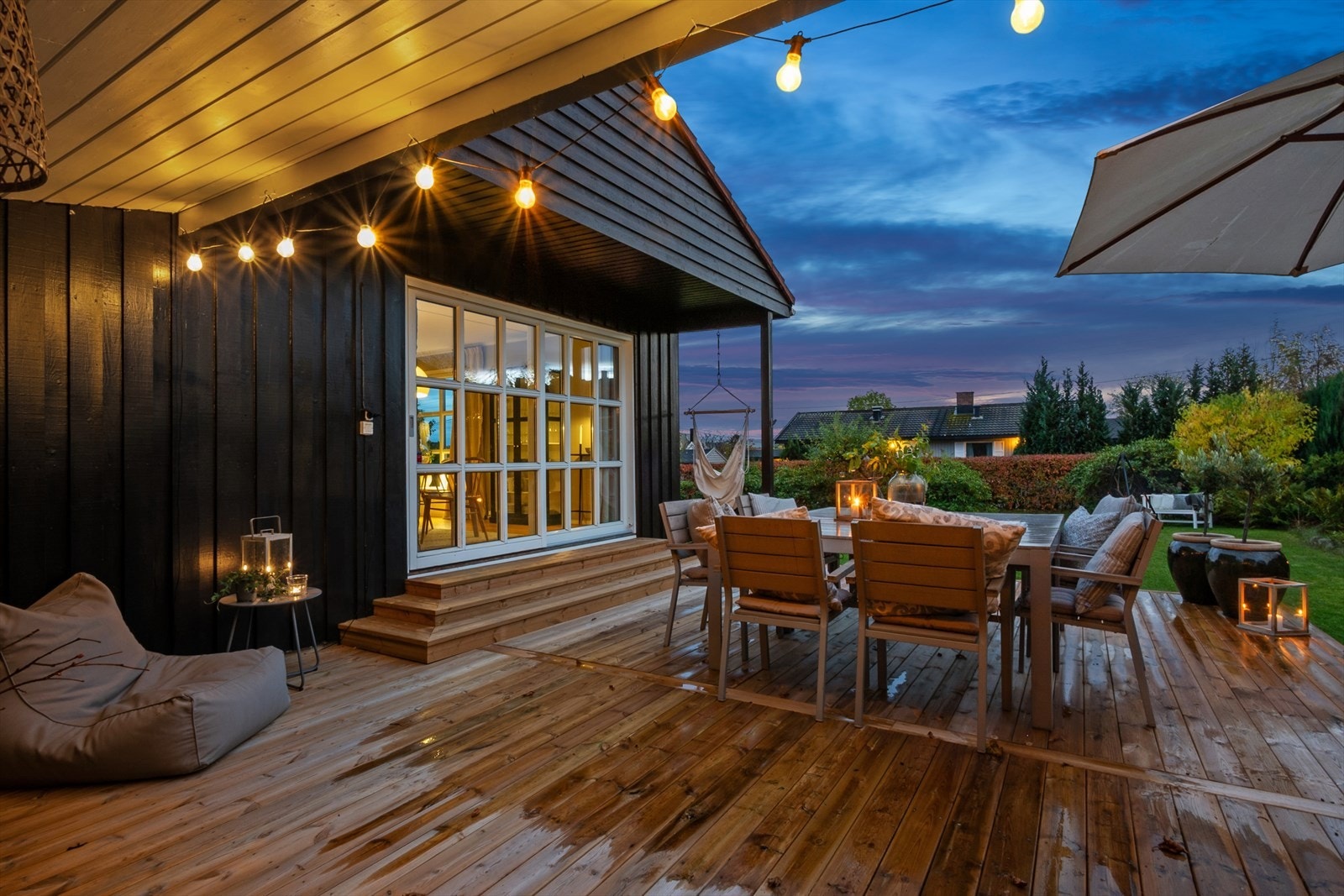 Her har du god plass til å danne koselige sittegrupper, hvor du kan nyte solrike sommerdager og hyggelige måltider. Galleribilde