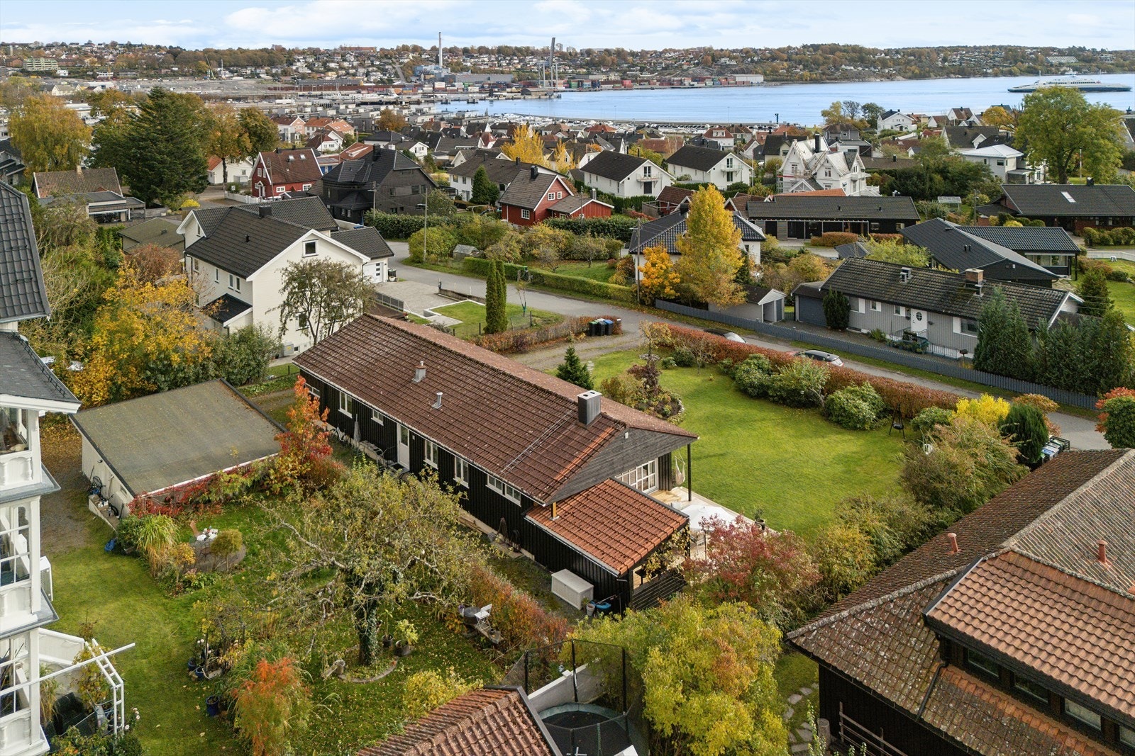 Stor og flott tomt på hele 930 kvm. Galleribilde
