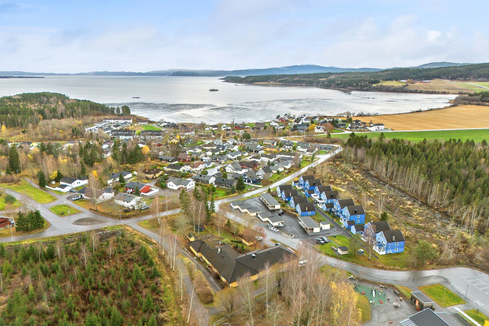 Det er gangavstand til badeområde på populære Paradisbukta Galleribilde