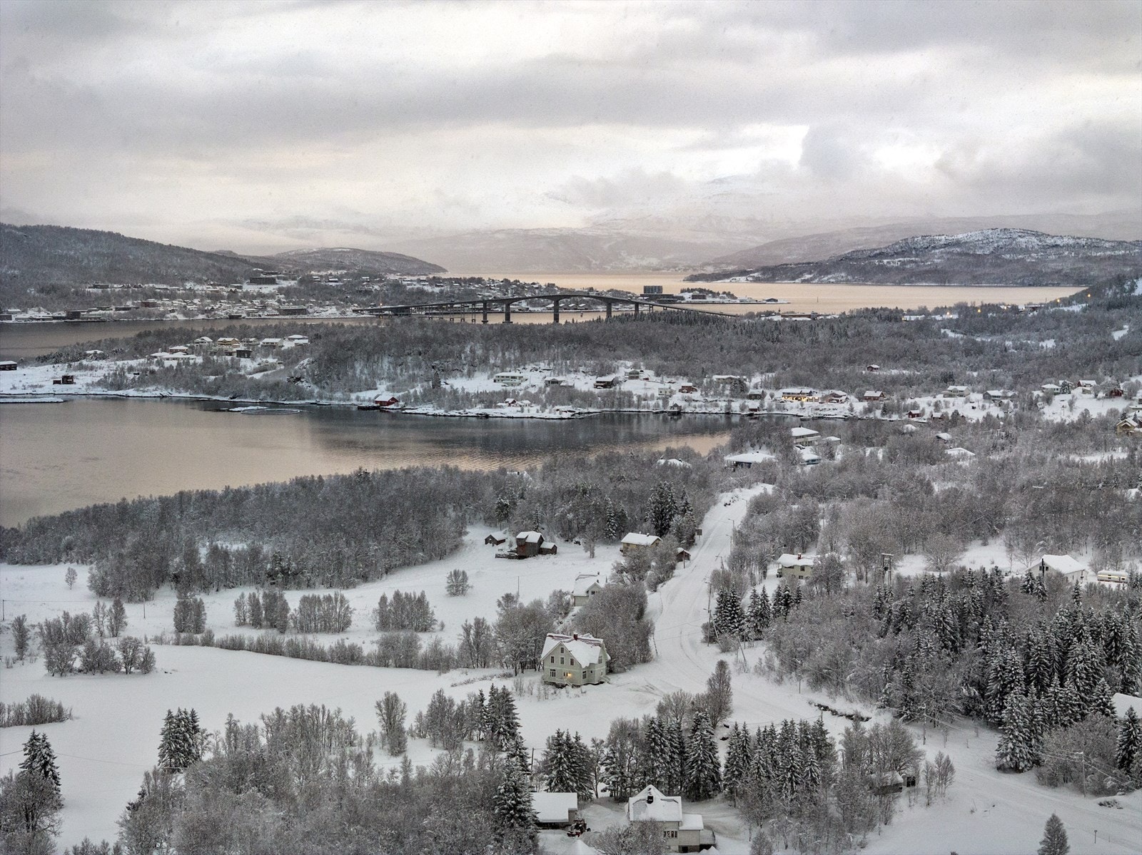 Beliggende like utenfor tettstedet Silsand gir deg en perfekt balansen mellom natur og praktisk hverdagsliv. Galleribilde
