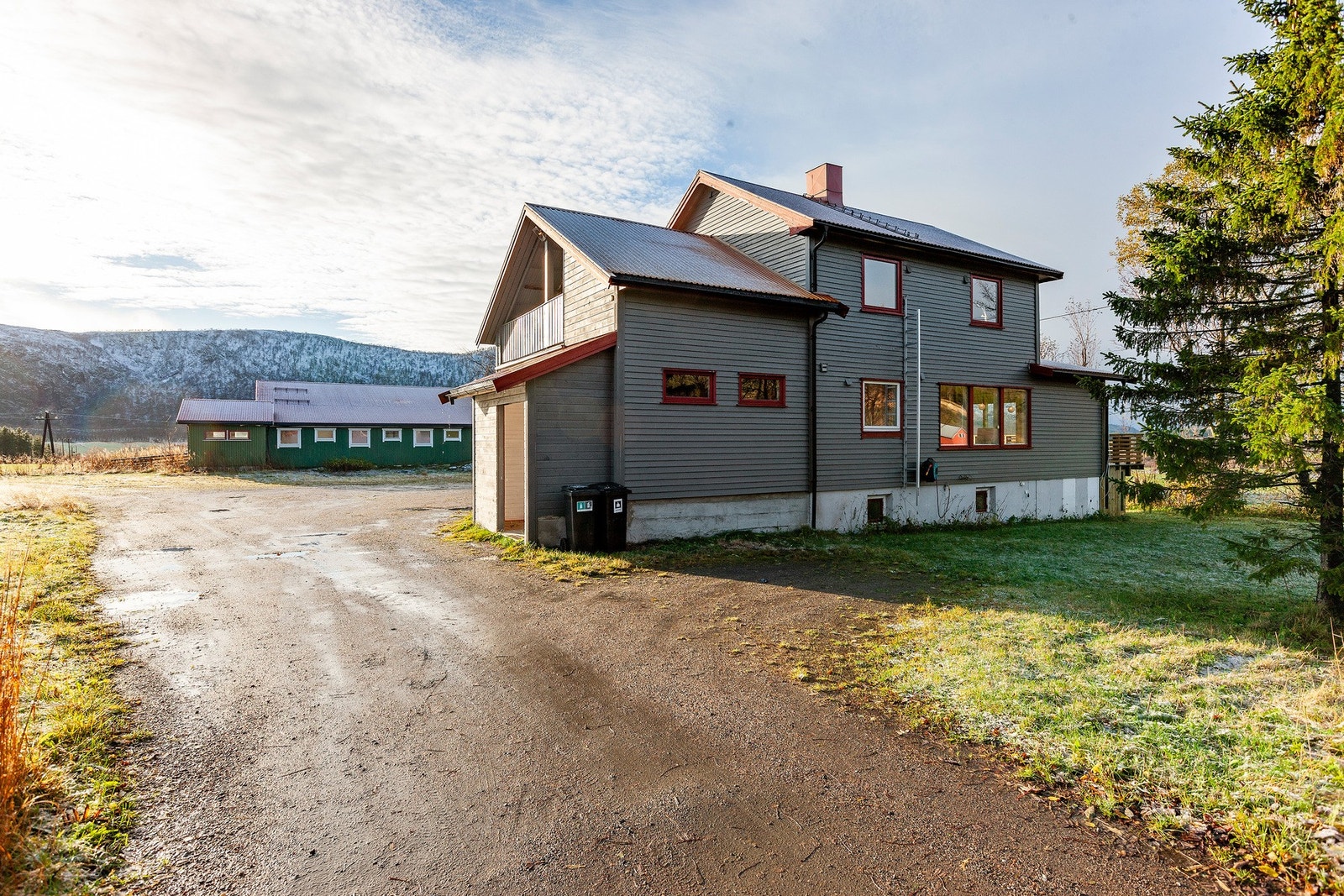 God plass til parkering på egen eiendom. Galleribilde