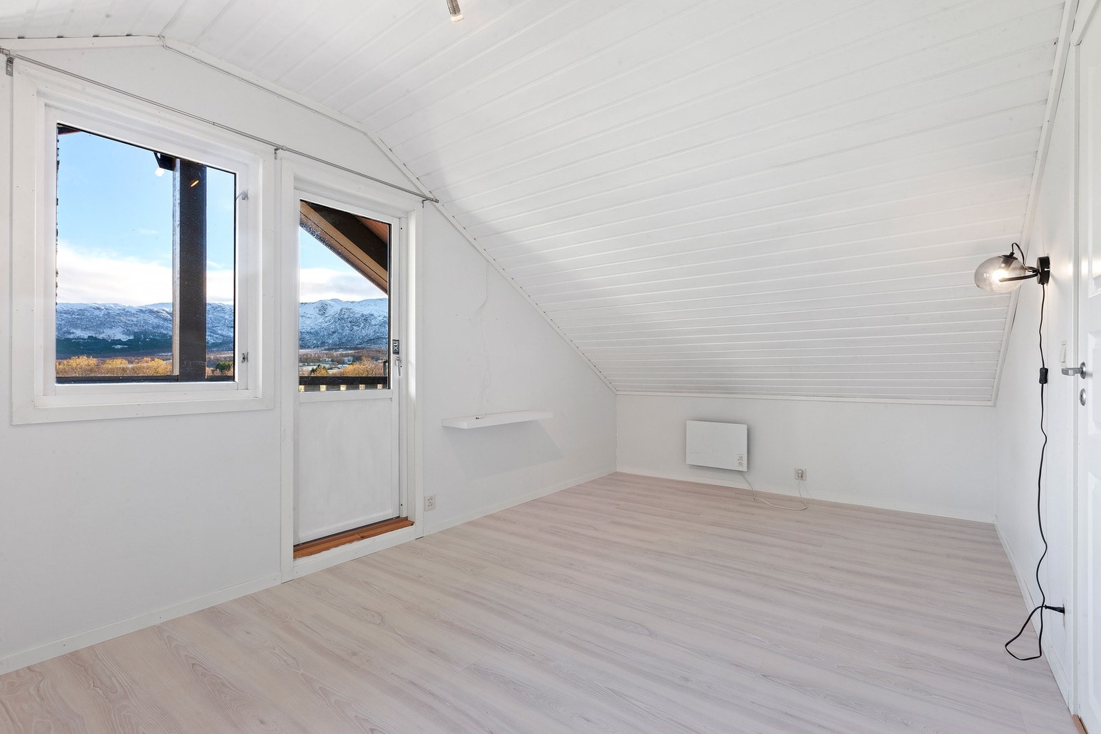 Soverom med adkomst til veranda. Galleribilde