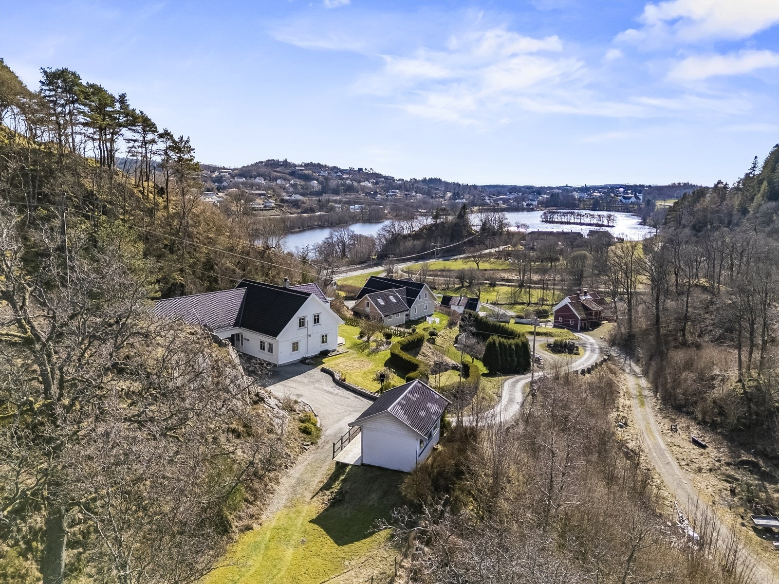 Kort vei til Prestvannet og Vanse sentrum. Galleribilde