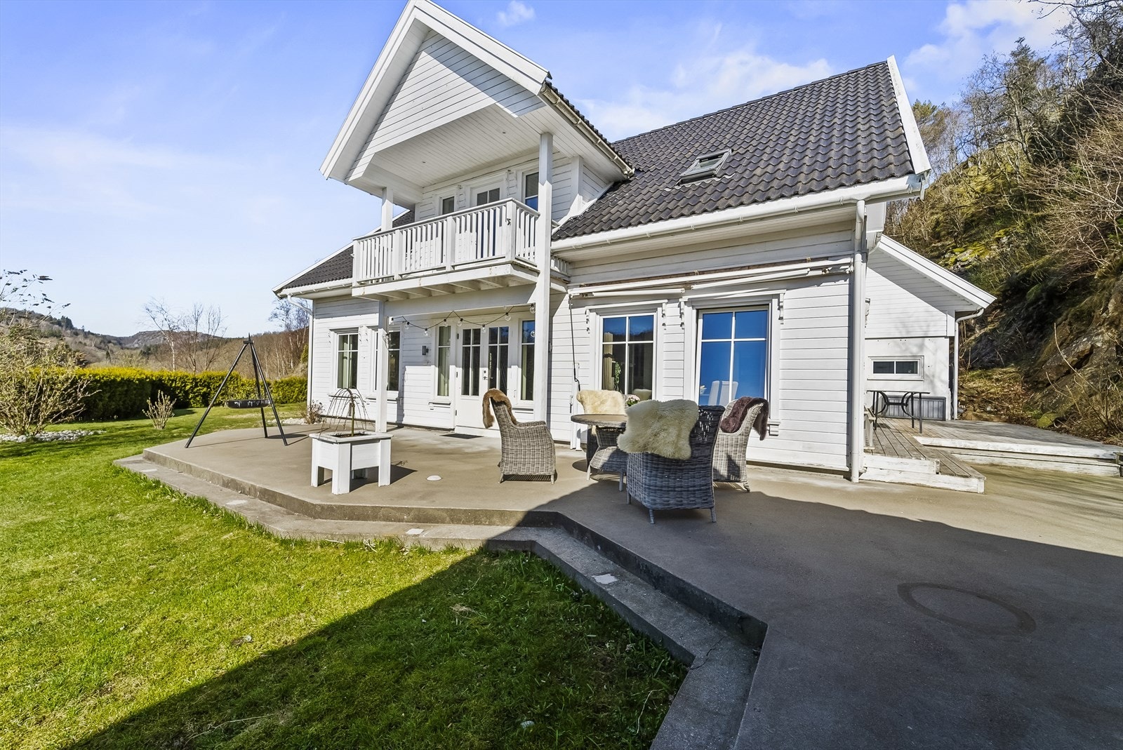 Støpt platting i front. Galleribilde
