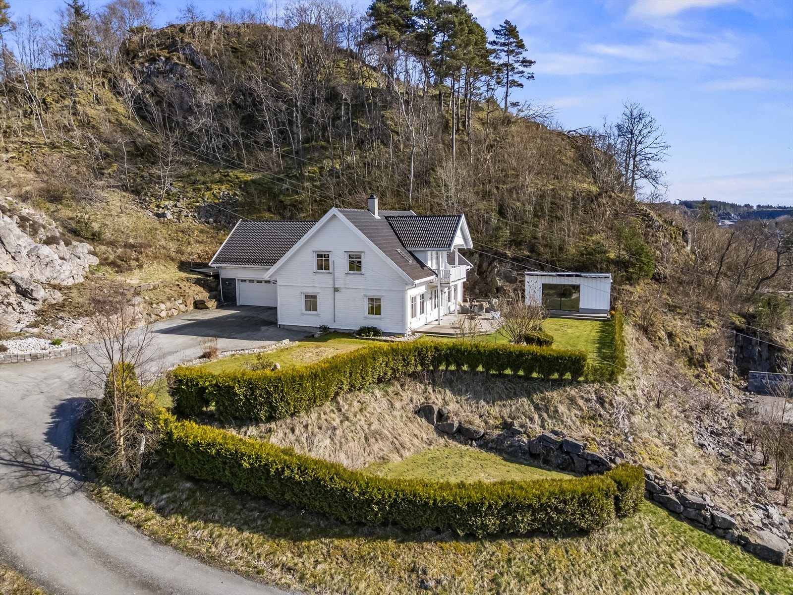 Eiendommen ligger fint til. Galleribilde
