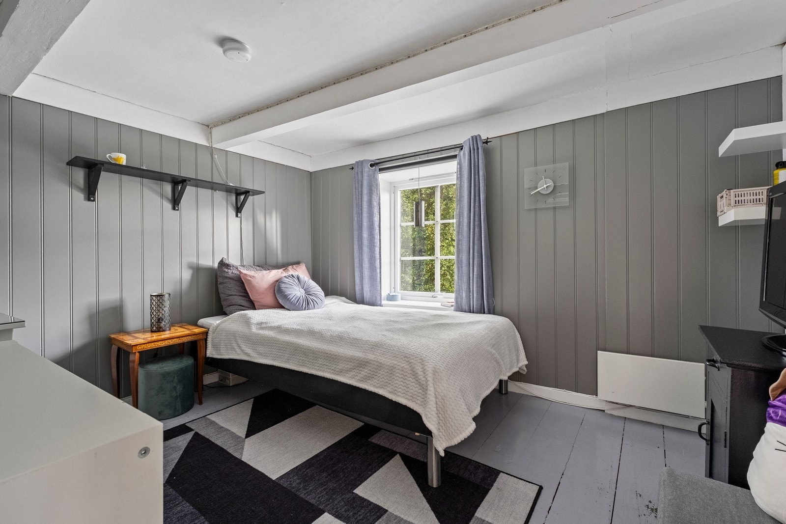 Soverom 4, loft Galleribilde