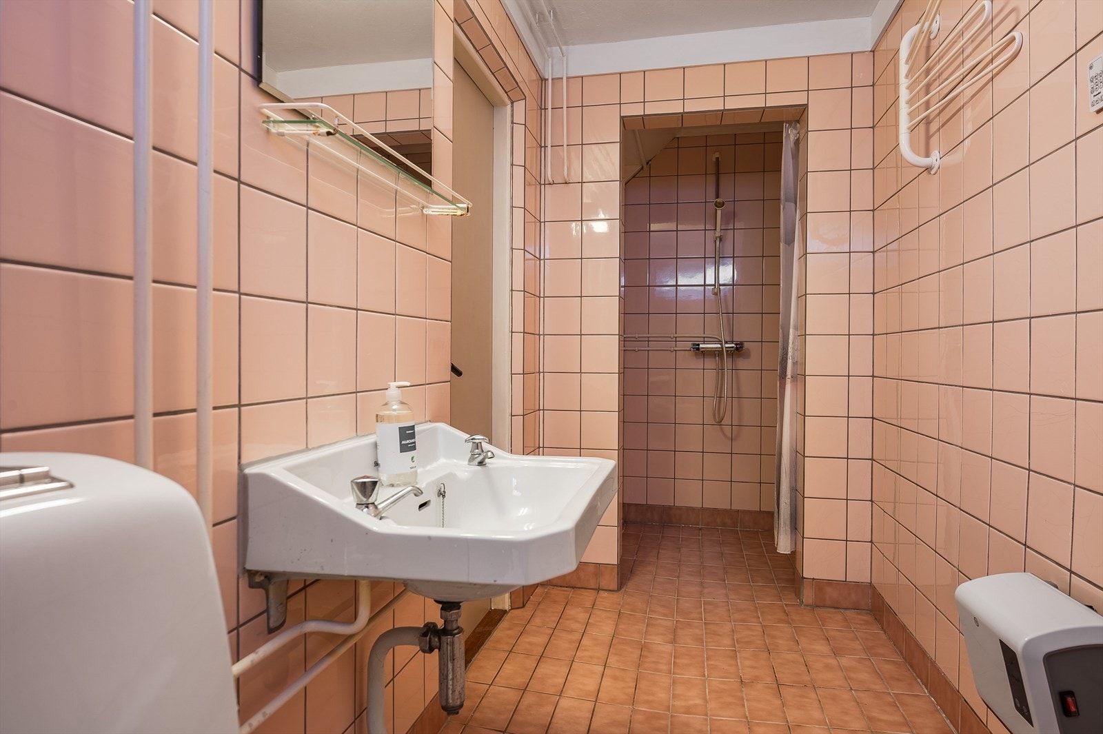 Bad i underetasjen. Galleribilde