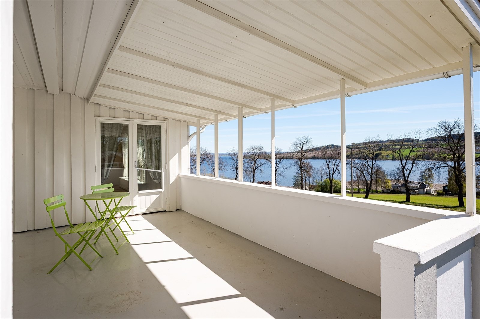 Gode solforhold og herlig utsikt over Mjøsa. Galleribilde