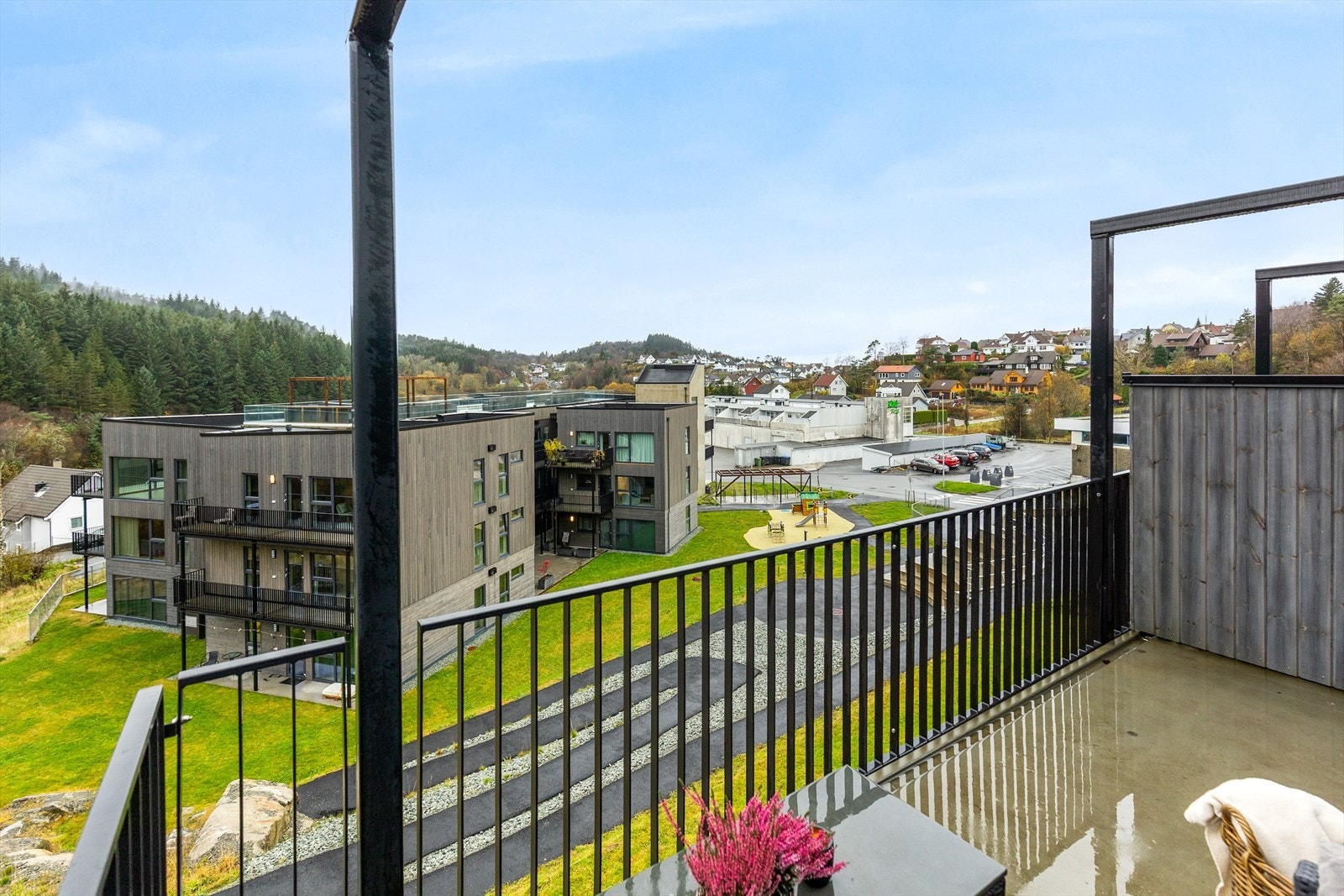 Utsikt over fellesarealet Galleribilde