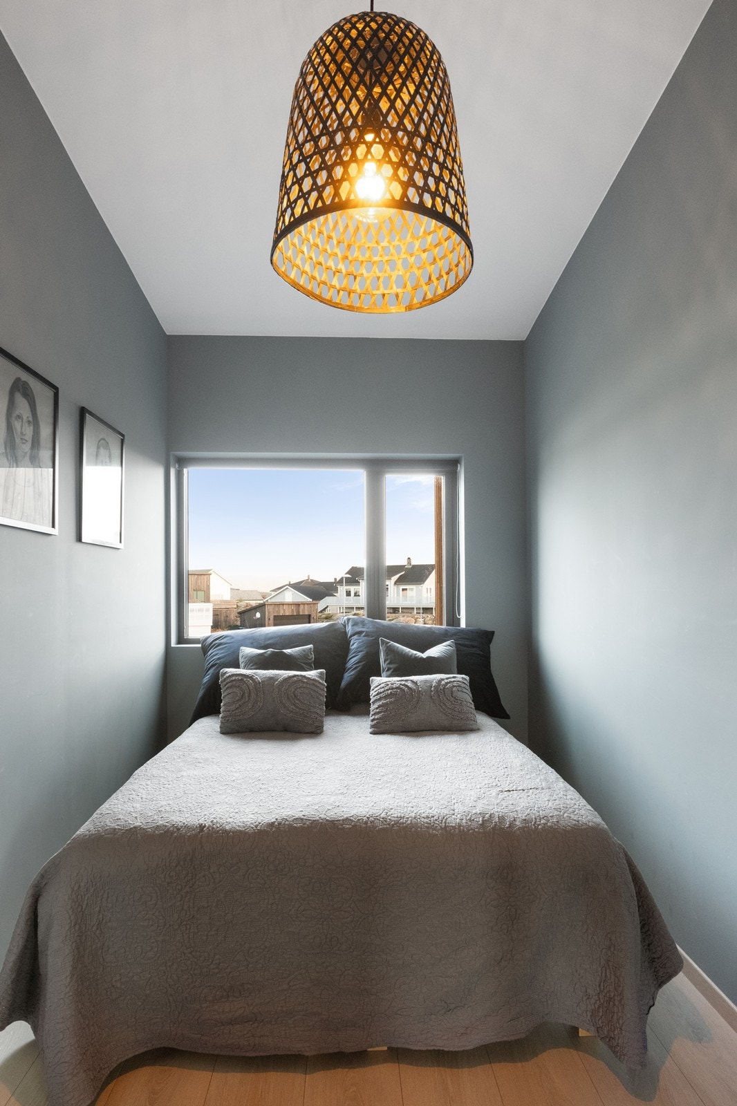 Soverom 2 i 2. etasje, et av boligens fire soverom. Galleribilde