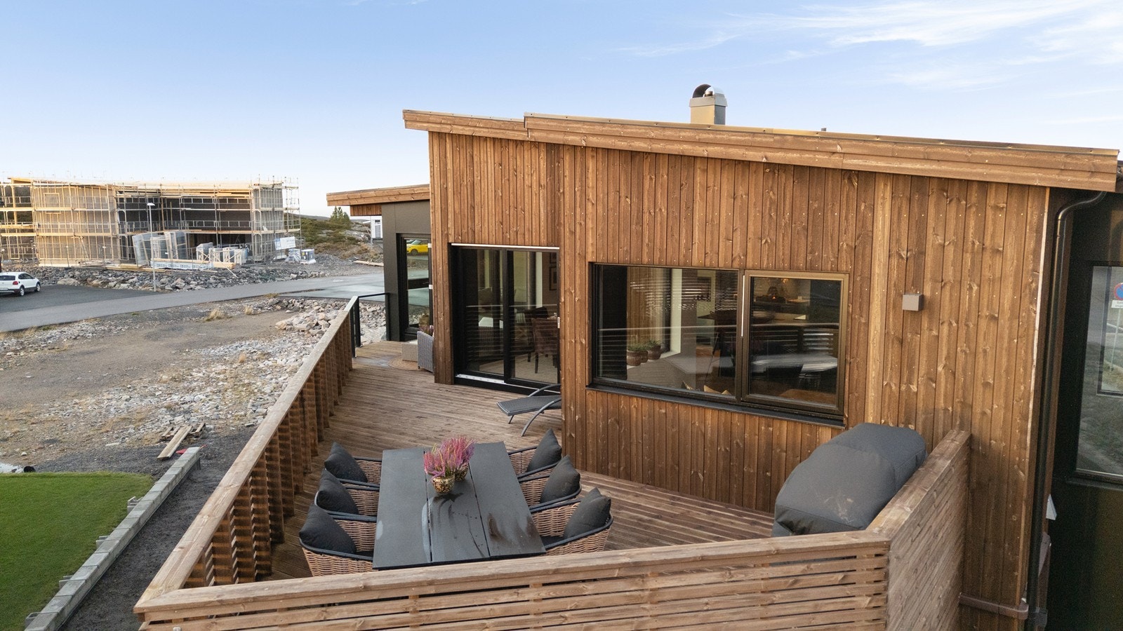 Her kan man nyte varme sommerkvelder i godt lag. Galleribilde