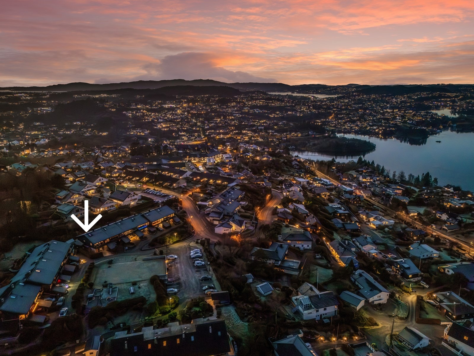 Nordåshøgda 58 - Fra eiendommen er det kun 7 min gang til bybanestopp og 4 min gange til Søråshøgda skole Galleribilde