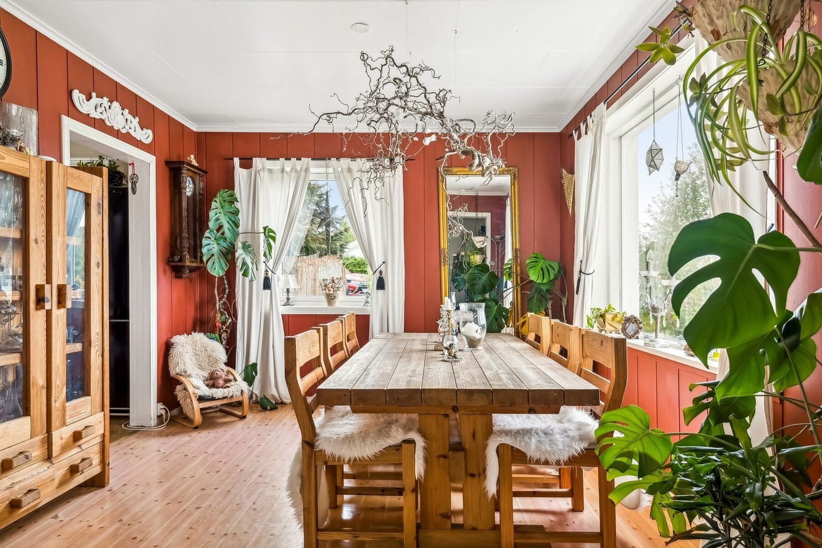 Boligen har egen spisestue. Galleribilde