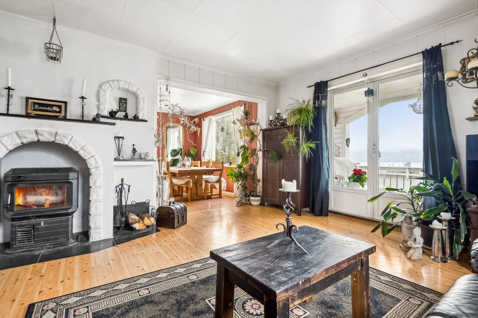 Vedovnen gir varme og hygge på kjølige høst- og vinterkvelder. Galleribilde