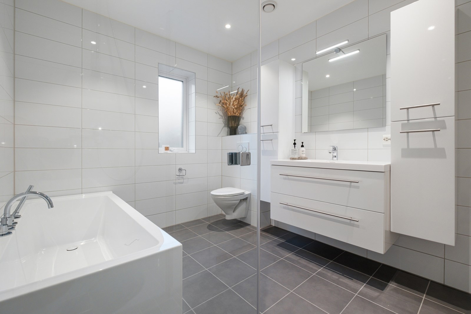 Balansert ventilasjon sikrer godt inneklima på badet Galleribilde