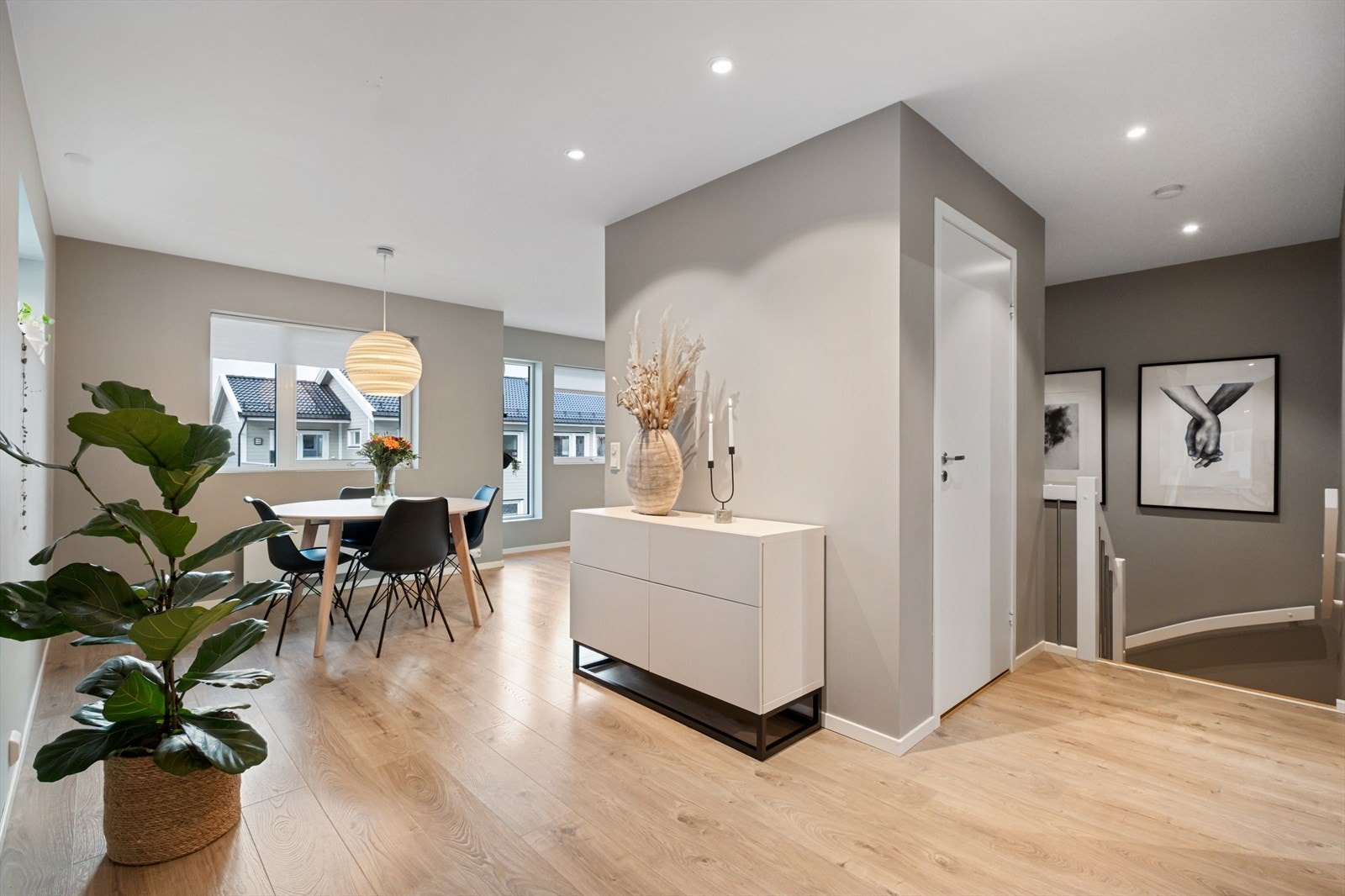 La oss gå inn igjen. Det er fremdeles mye å se. Galleribilde