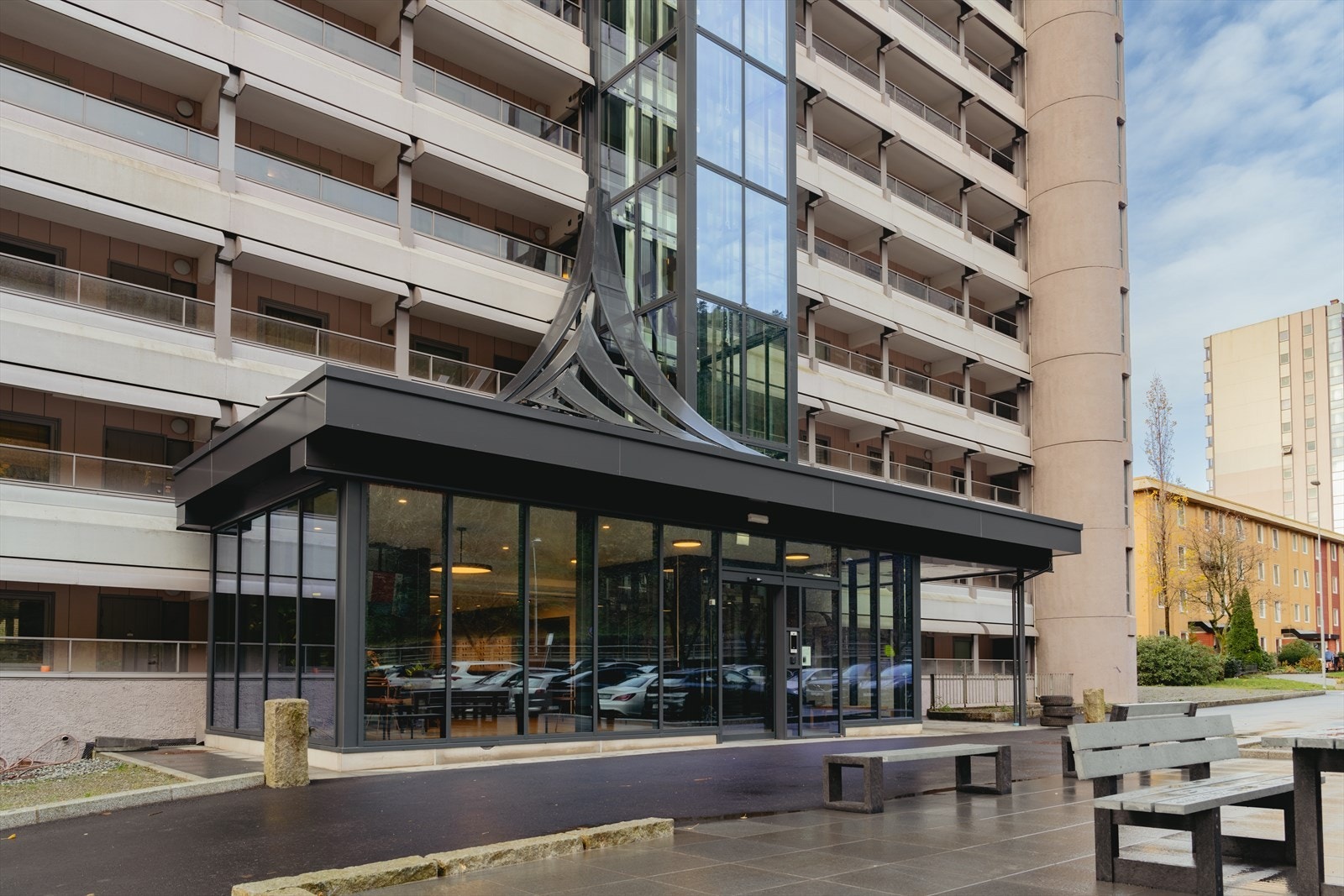 Borettslaget har flotte uteområder med blant annet grøntområder og lekeplasser. Galleribilde