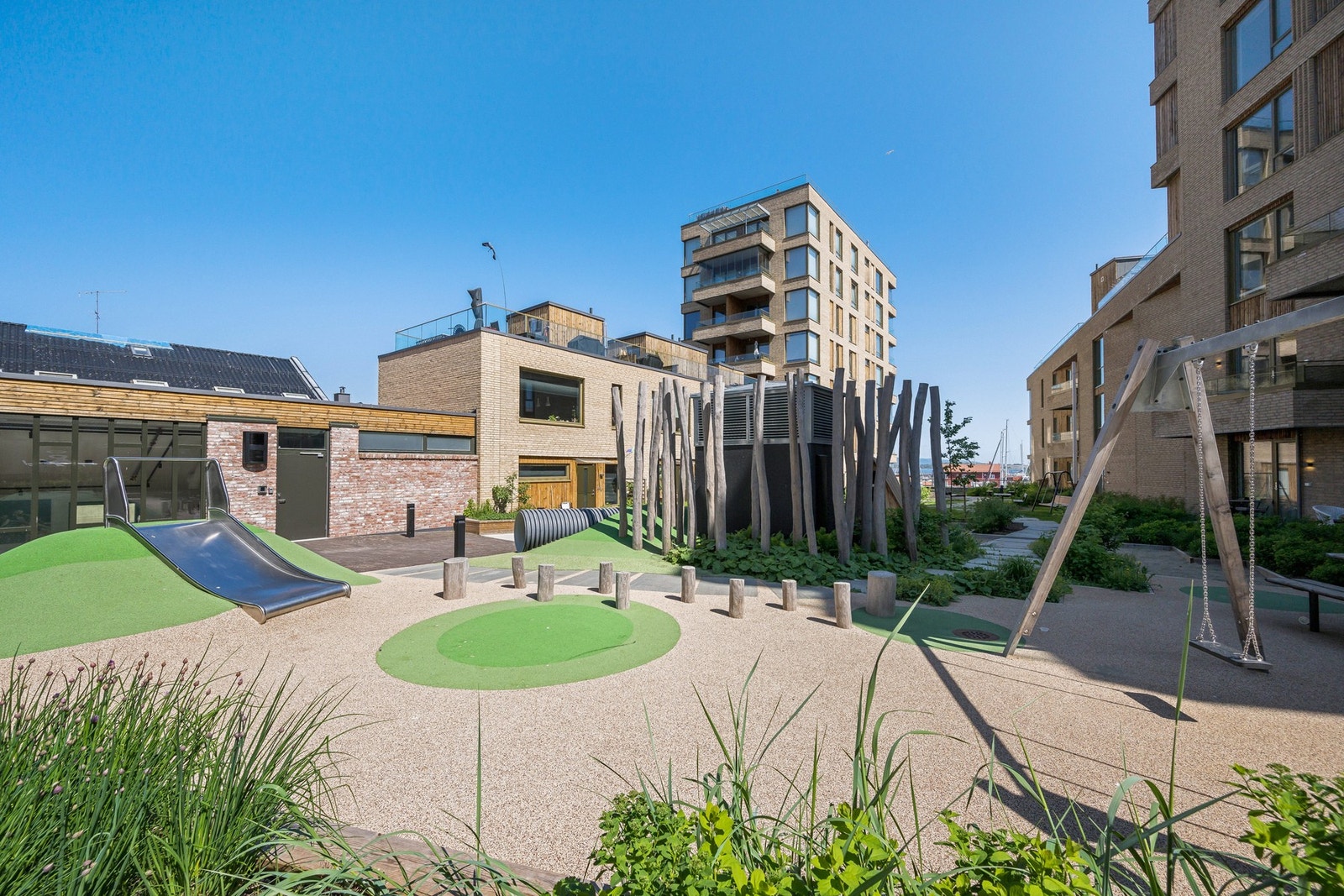 Fellesområdet i midten av kvartalet er pent opparbeidet. Galleribilde