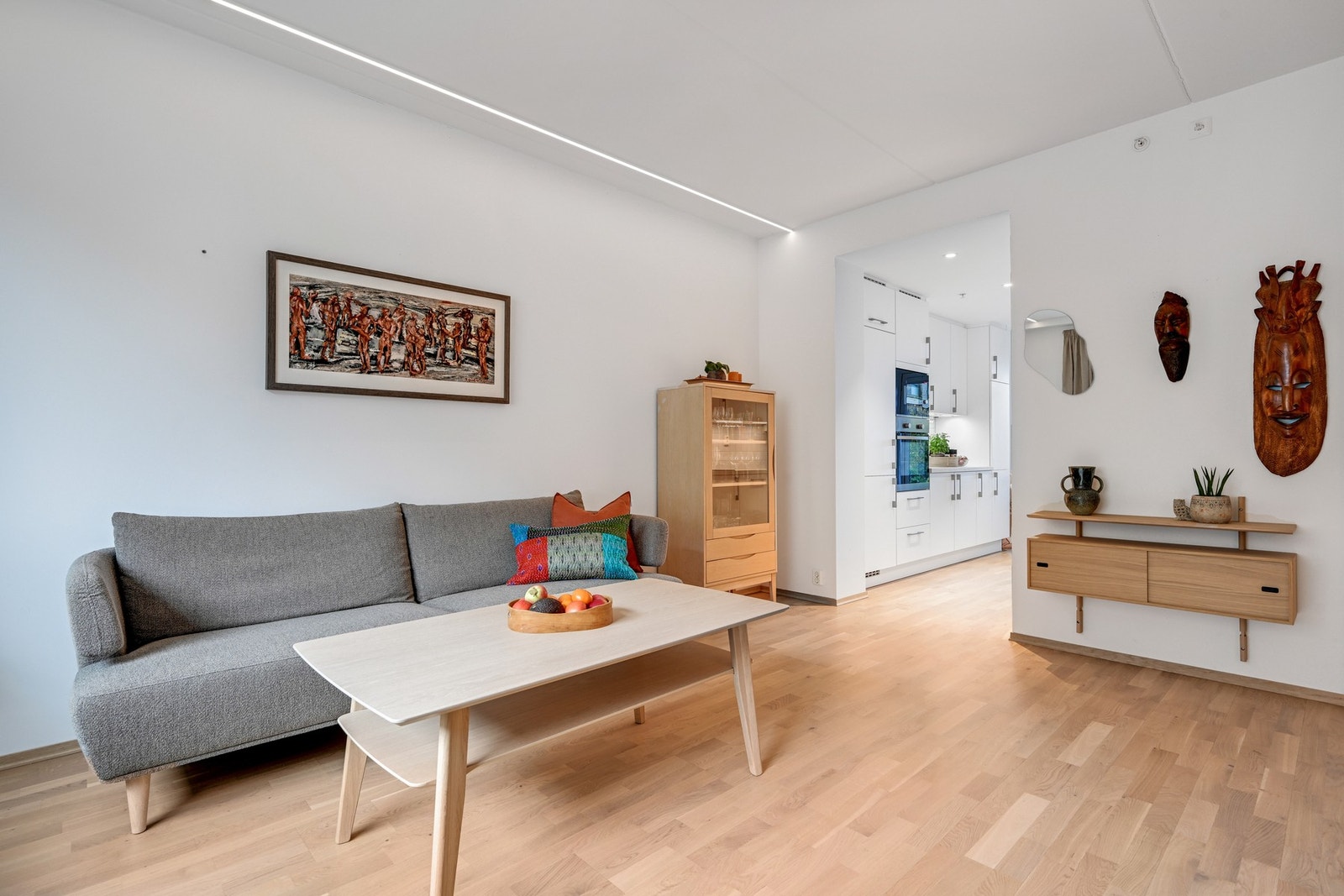 Stue og kjøkken ligger i delvis åpen løsning. Galleribilde