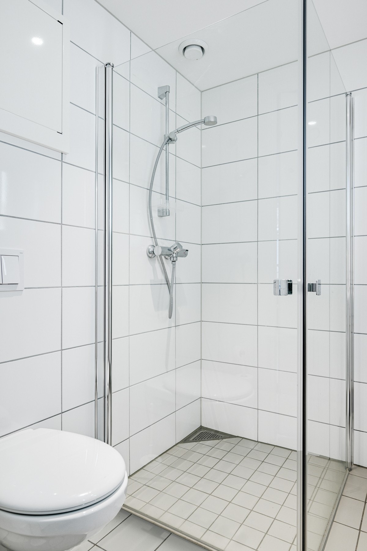 Dusjhjørne med glassdører. Galleribilde