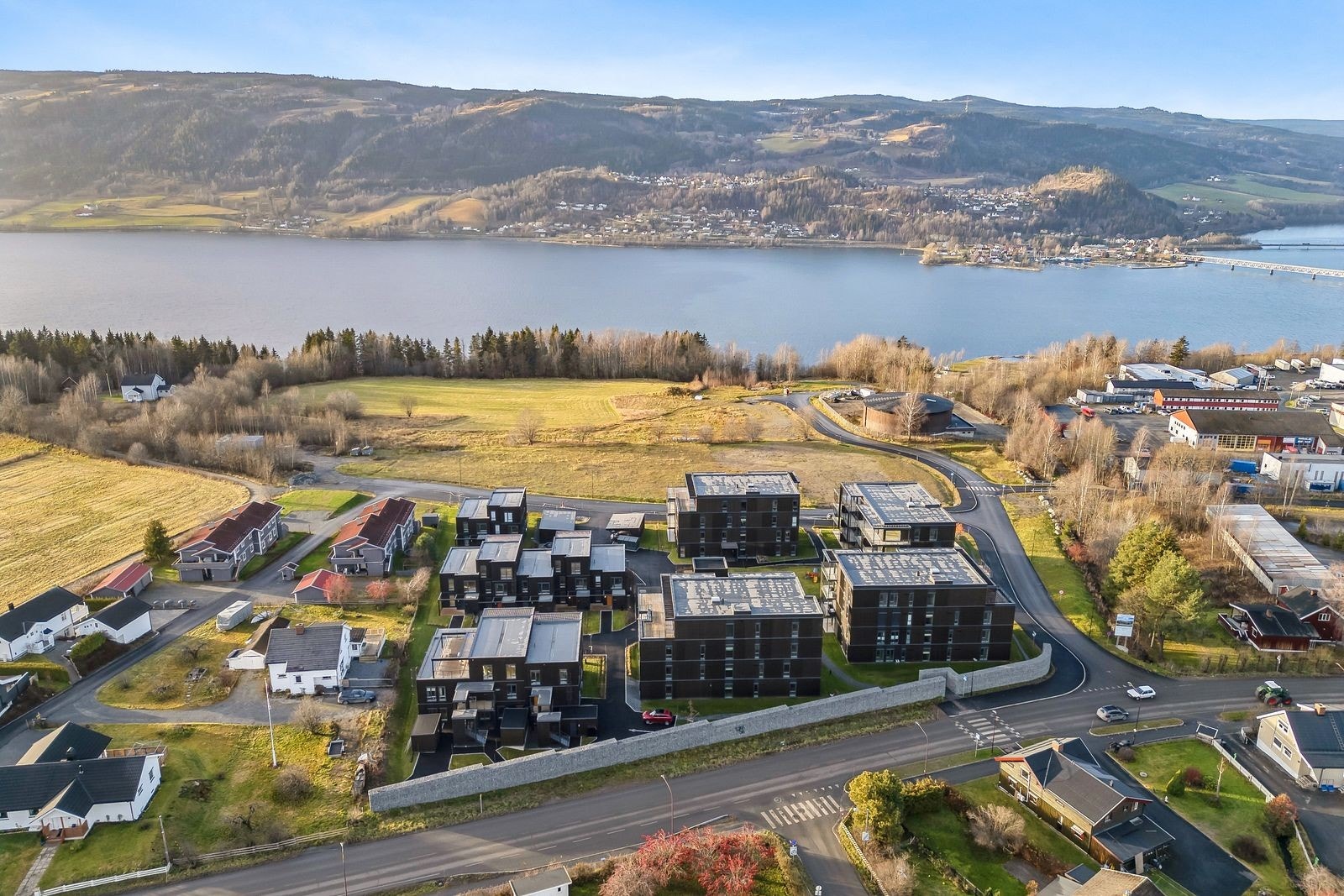 Sameiet har en flott beliggenhet på Søre Ål med gangavstand til dagligvare, apotek, skoler og barnehager. Galleribilde