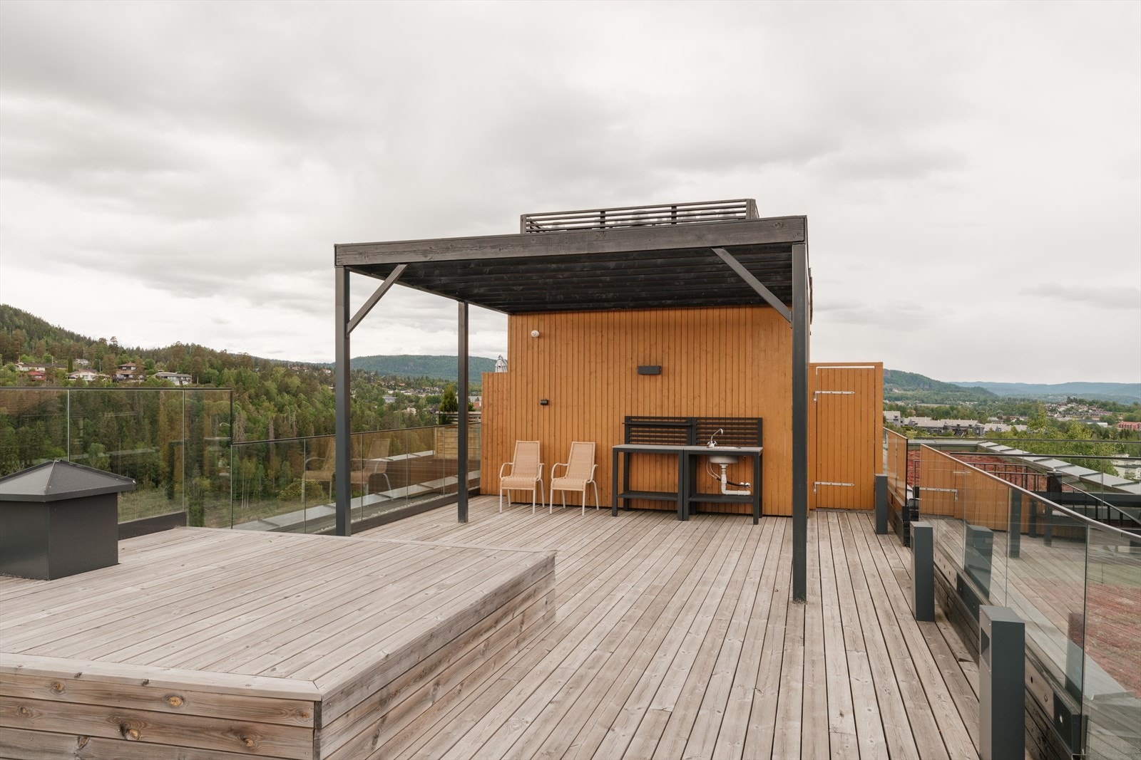 Sameiet har en felles takterrasse som kan benyttes av alle beboere. Galleribilde