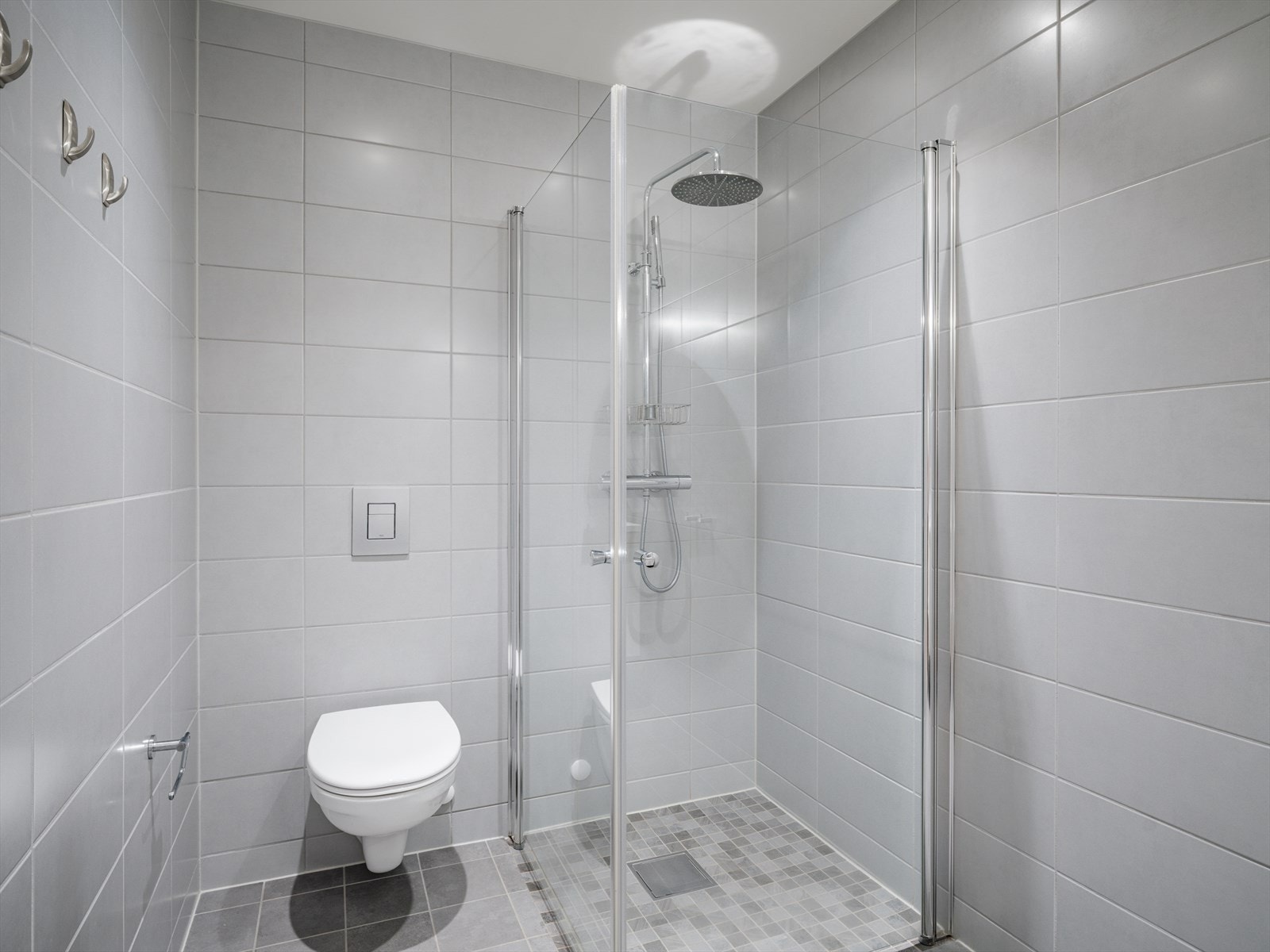 Badet fremstår moderne og funksjonelt med god standard. Galleribilde