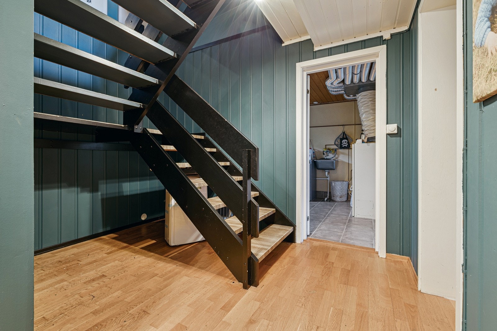 Trappegang i underetasjen Galleribilde