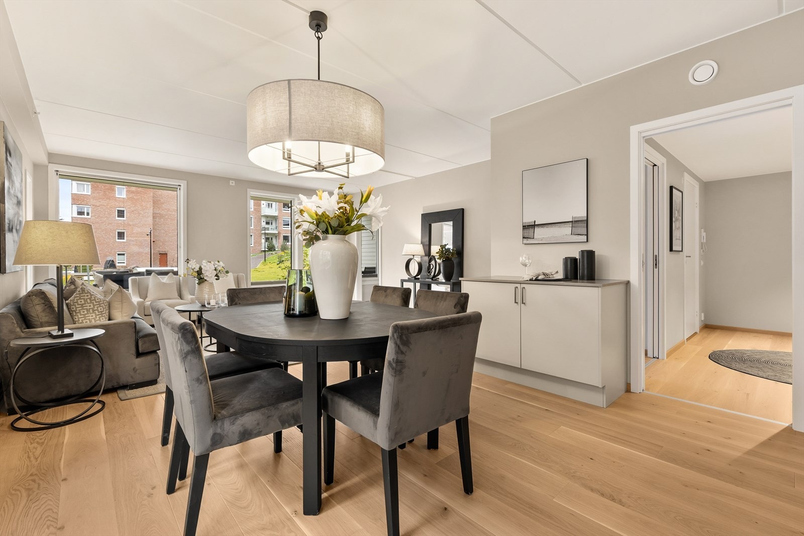 Med en spiseplass som dette, er det hyggelig å invitere til middagsselskap. Galleribilde