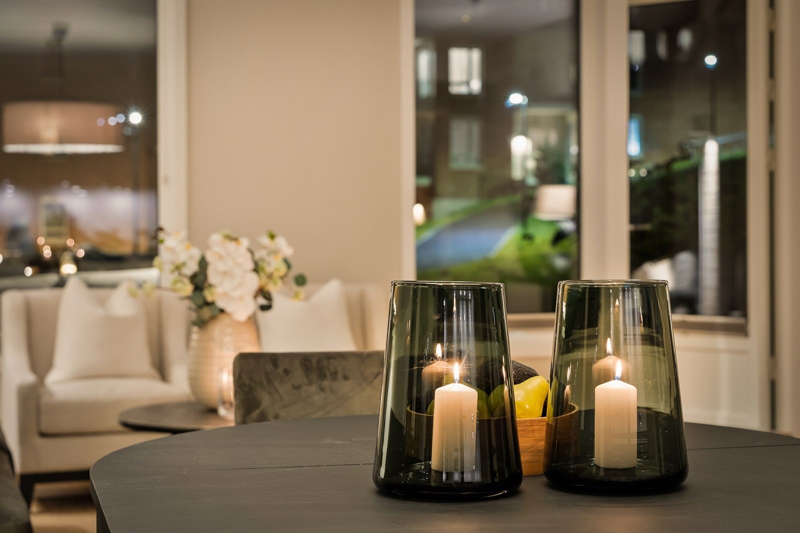 Varme i gulvene, lys i lyktene. Favorittstolen og fjernkontrollen for deg selv. Galleribilde