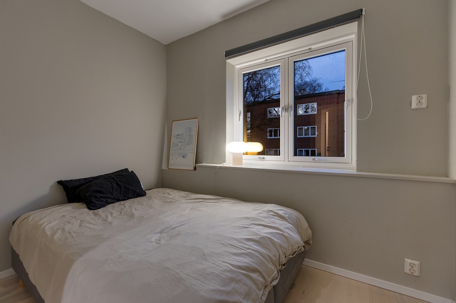 Soverom 2 byr på mange muligheter, enten du ønsker barnerom, kontor eller gjesterom. Galleribilde