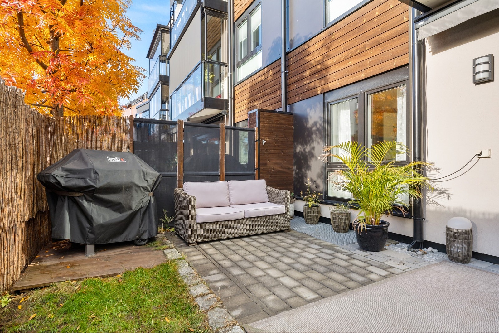 God plass til diverse utemøblement og grill Galleribilde