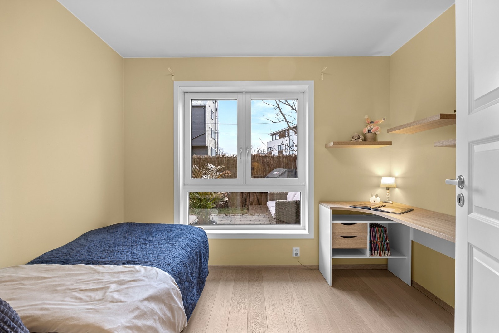 Soverom 2 med god plass til seng Galleribilde