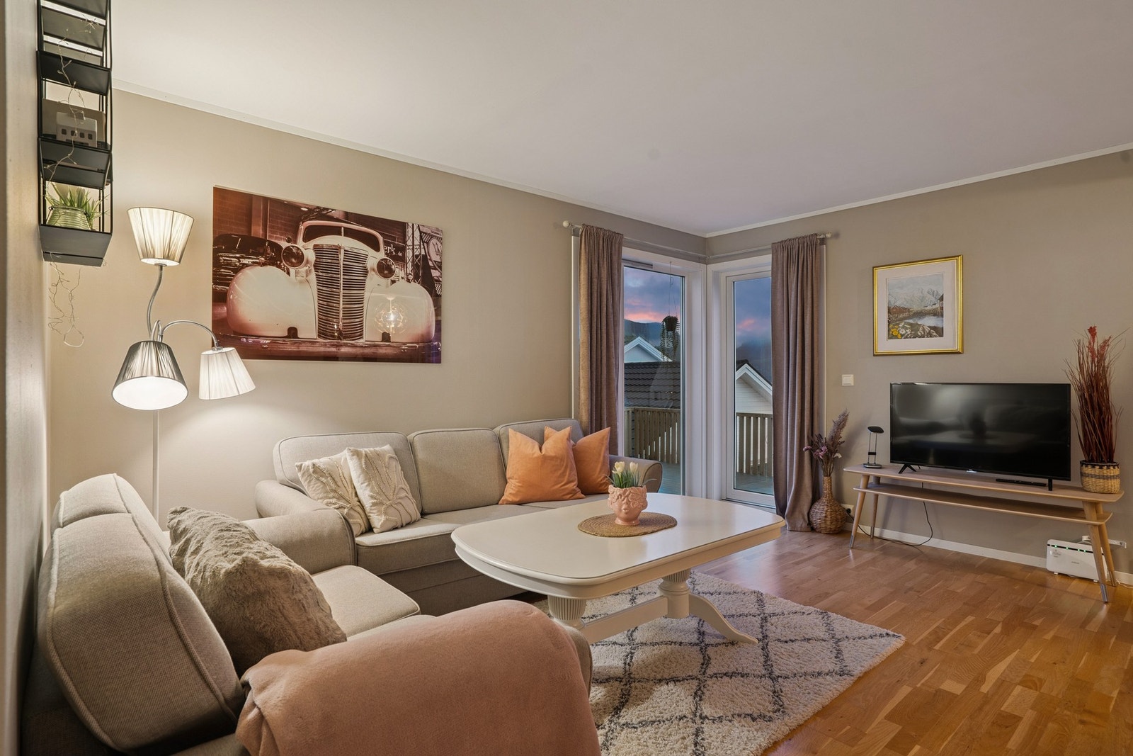 Fra stuen er dør ut til terrasse. Galleribilde