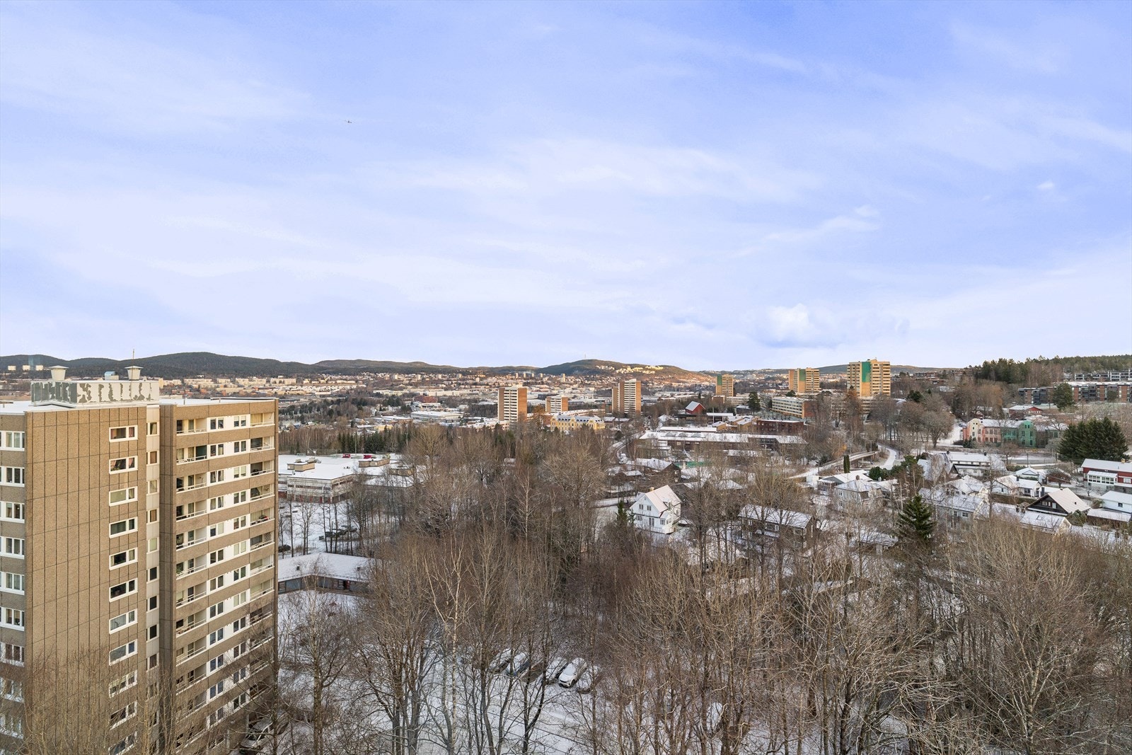 Fra leiligheten har man flott utsikt utsikt over Groruddalen og Østmarka Galleribilde