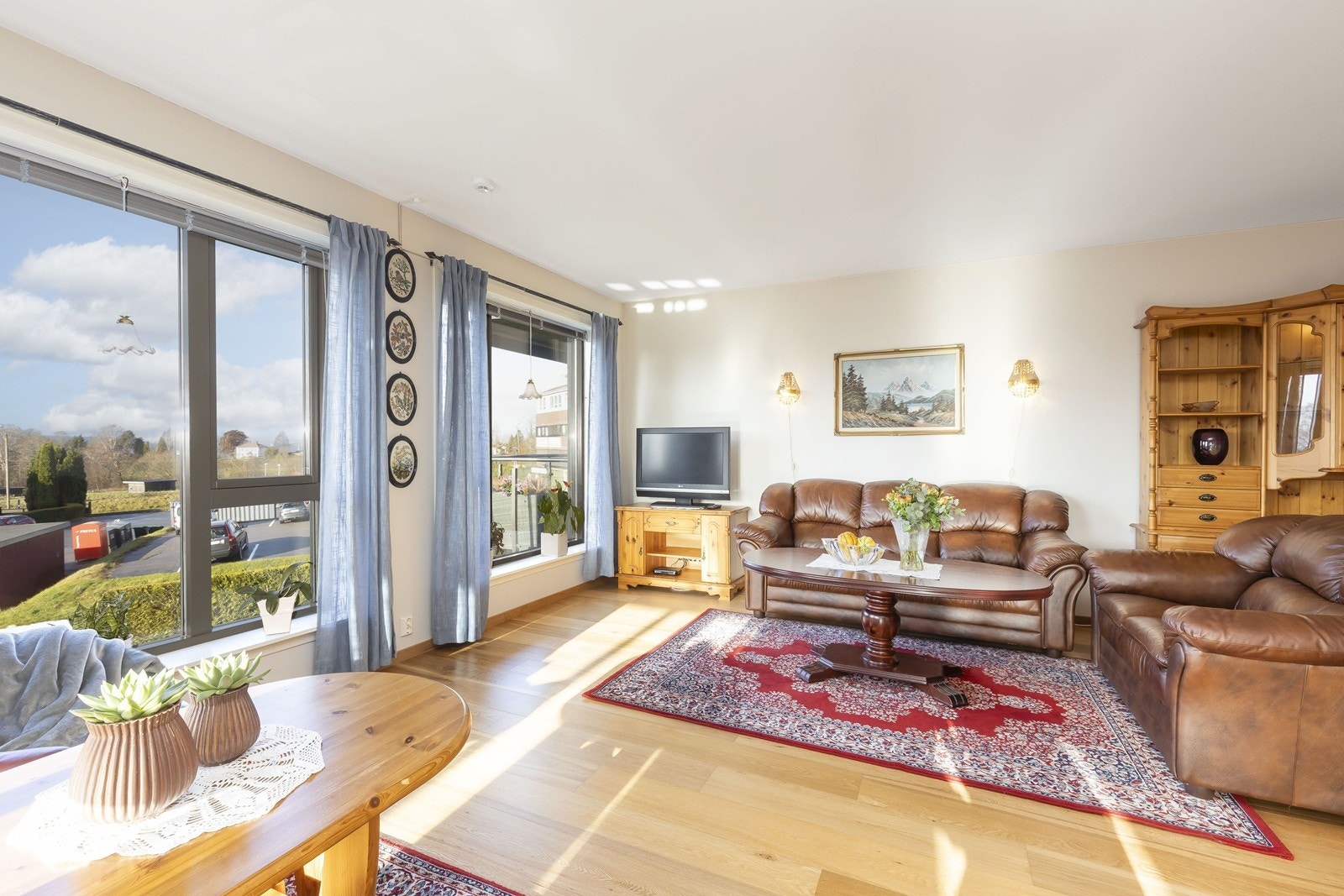 Stuen har gode møbleringsmuligheter Galleribilde