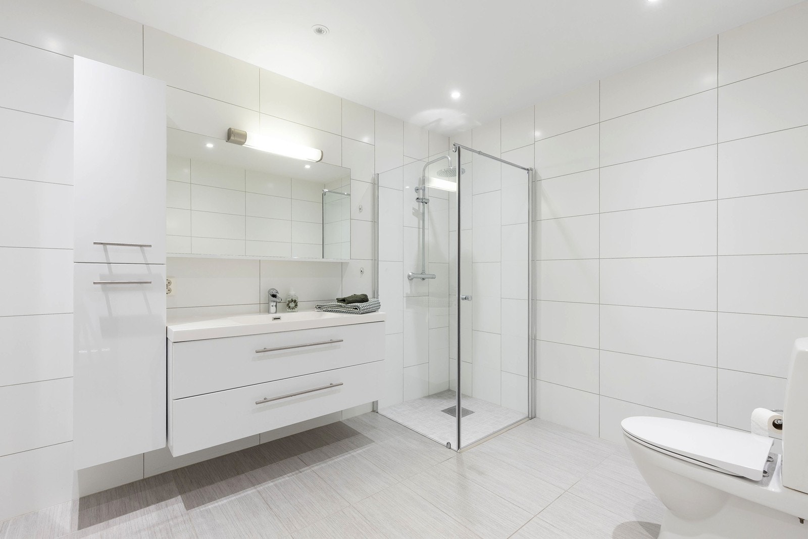 Leiligheten har to romslige bad Galleribilde