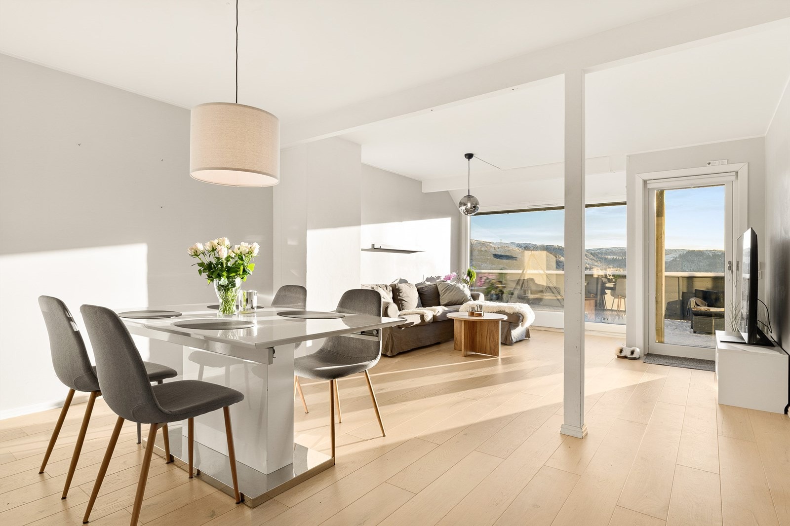 Velkommen til Kjenndalsåsen 6! Presentert av June Johannessen - Eiendomsmegler Norge Galleribilde