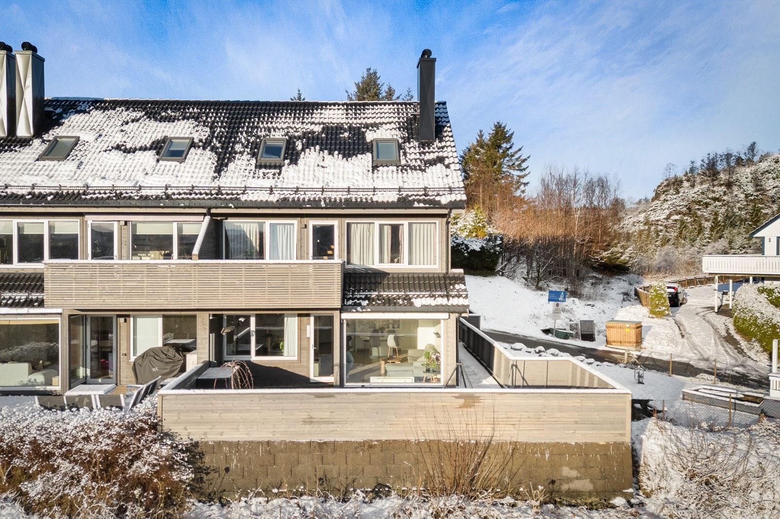 Leiligheten har en perfekt beliggenhet i enden av rekken. Galleribilde