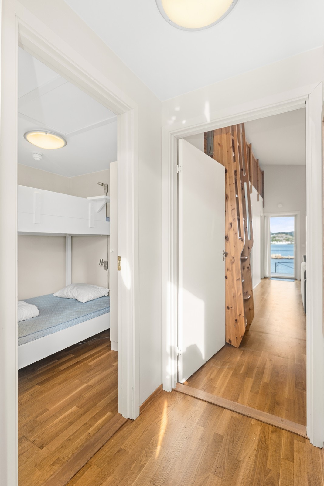 Yttergang sett fra inngangsdør. Galleribilde