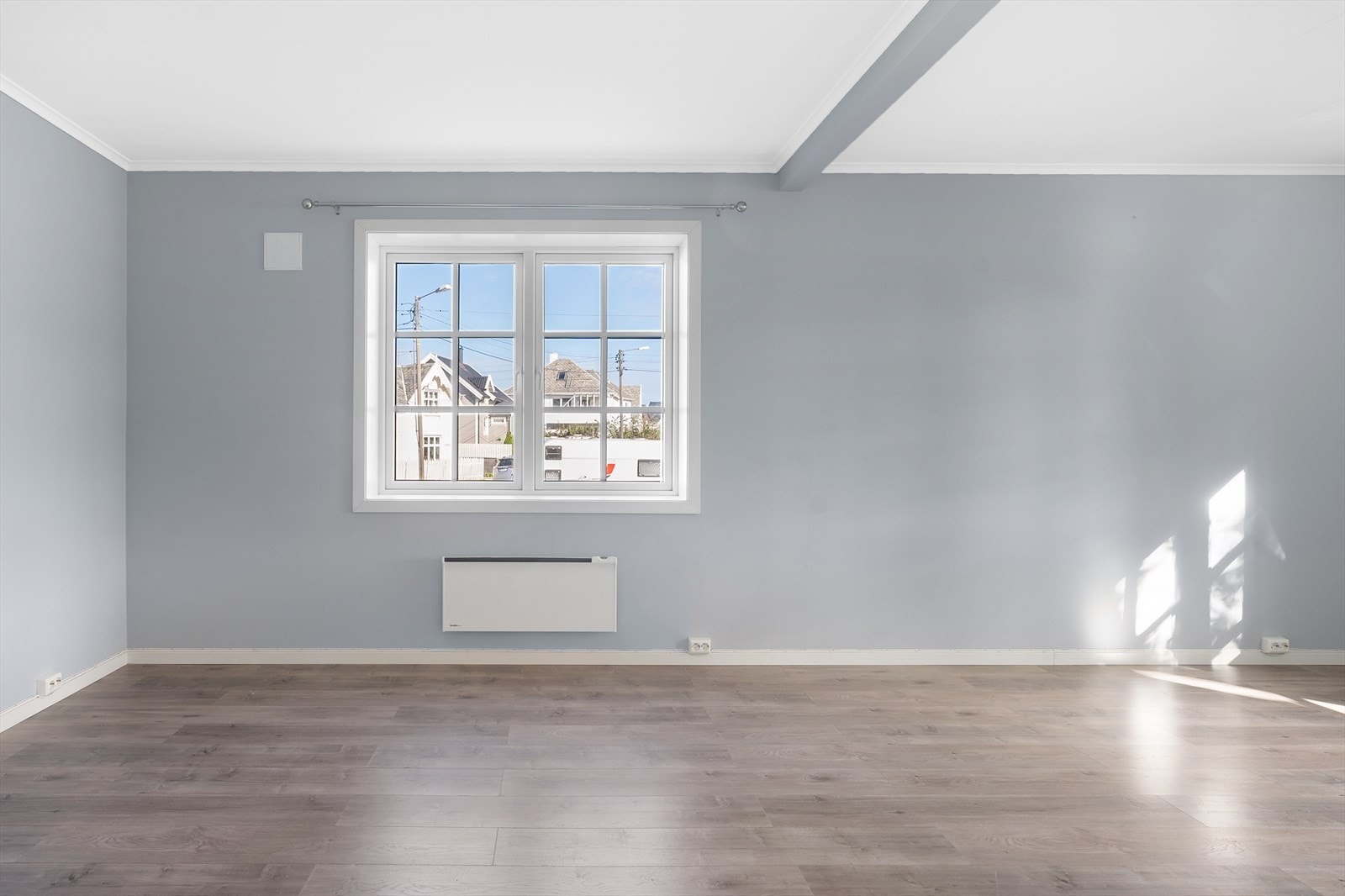 Leiligheten ble modernisert/oppgradert ca i 2016 og fremstår som moderne og trivelig. Galleribilde