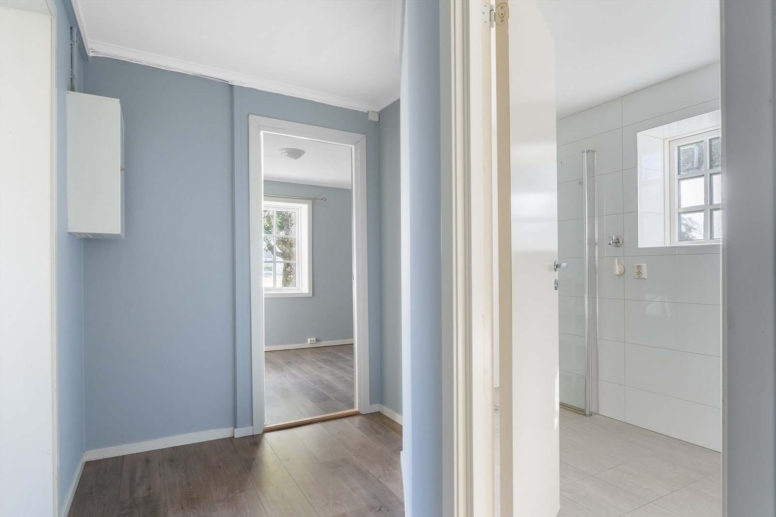 Entré/gang med adkomst fra felles trappegang. Galleribilde