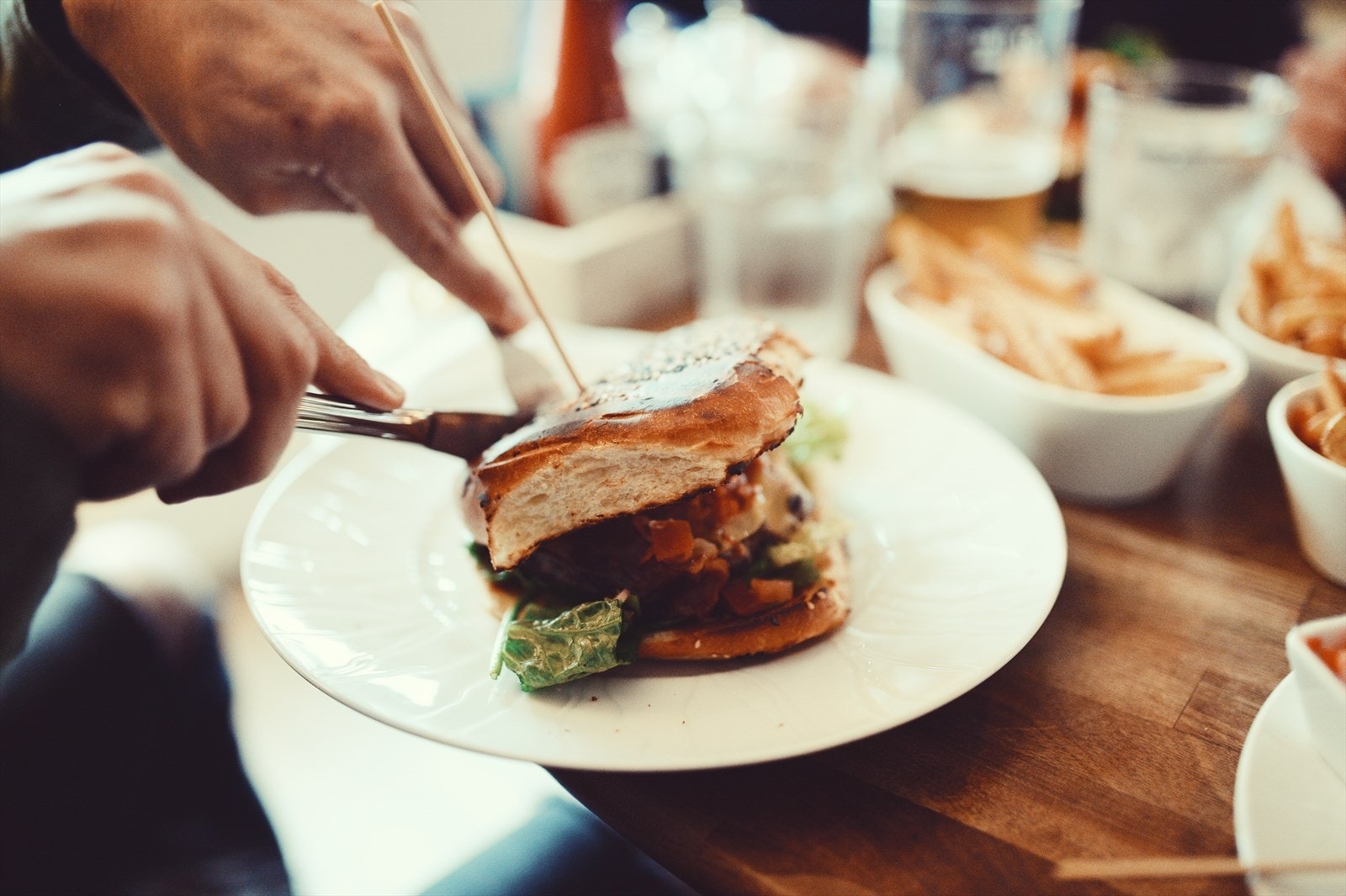 I Haugesund sentrum finner du et bredt utvalg av spisesteder, kaféer, butikker og servicefasiliteter. Galleribilde