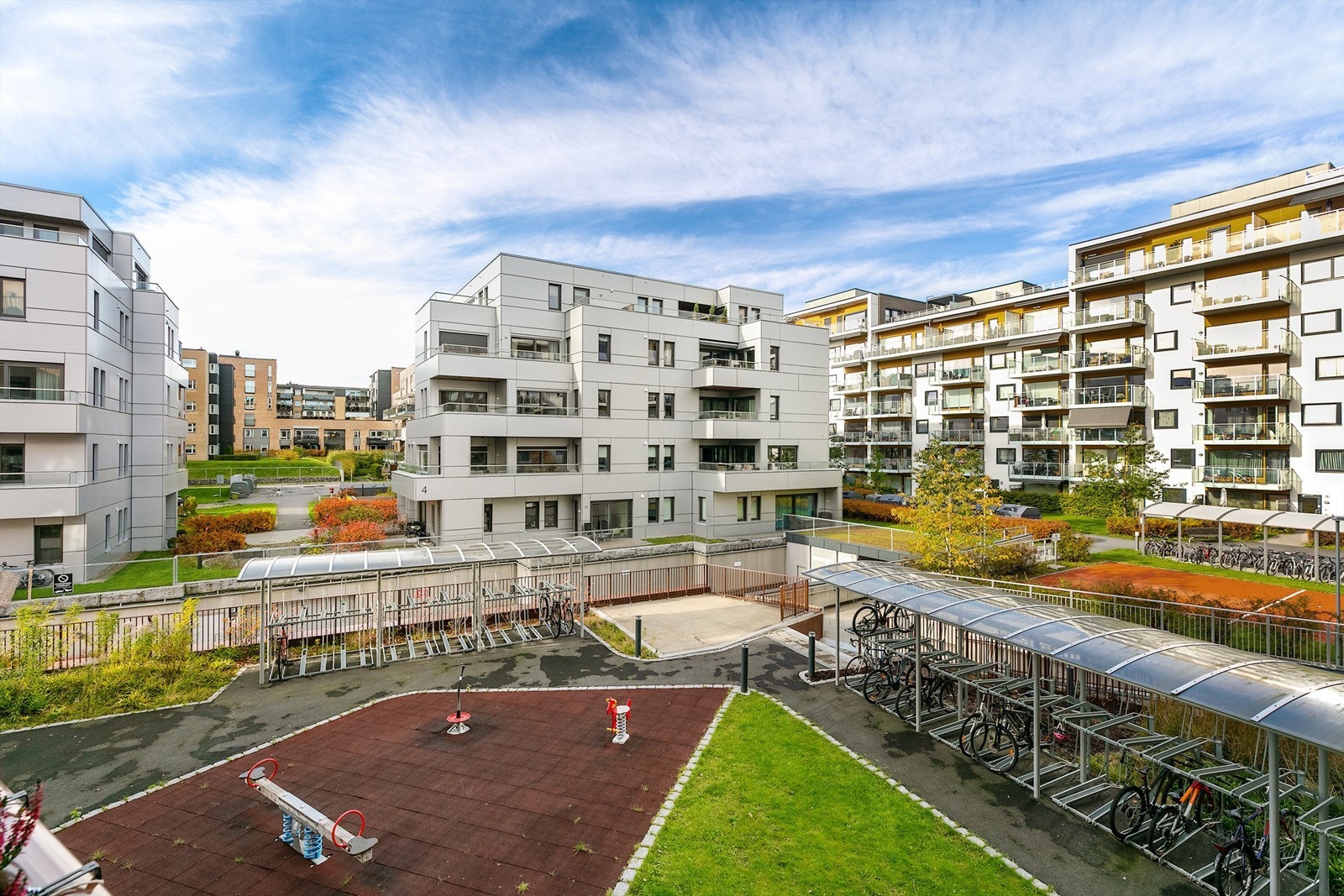 Bakgård. Galleribilde