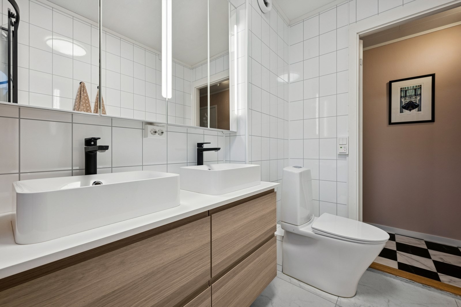 Badet har behagelige varmekabler i gulv. Galleribilde