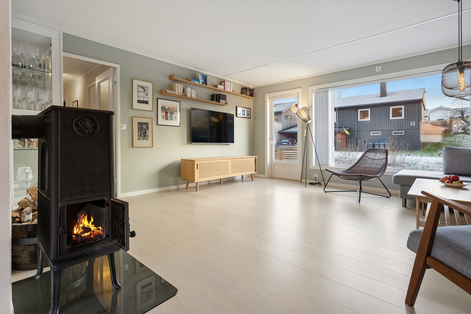 Gode vindusflater sørger for at rommet får godt med naturlig lys. Galleribilde